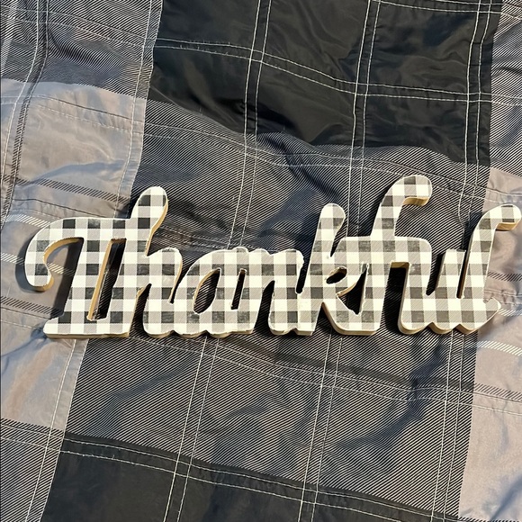 Plaid Thankful Home Decor Sign - Picture 1 of 1
